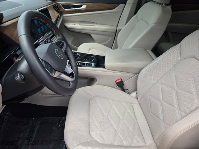 Used 2024  Volkswagen 2.0T SE w/Technology image 12