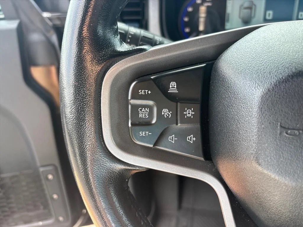 Used 2024 Shadow Black Ford Wildtrak image 29