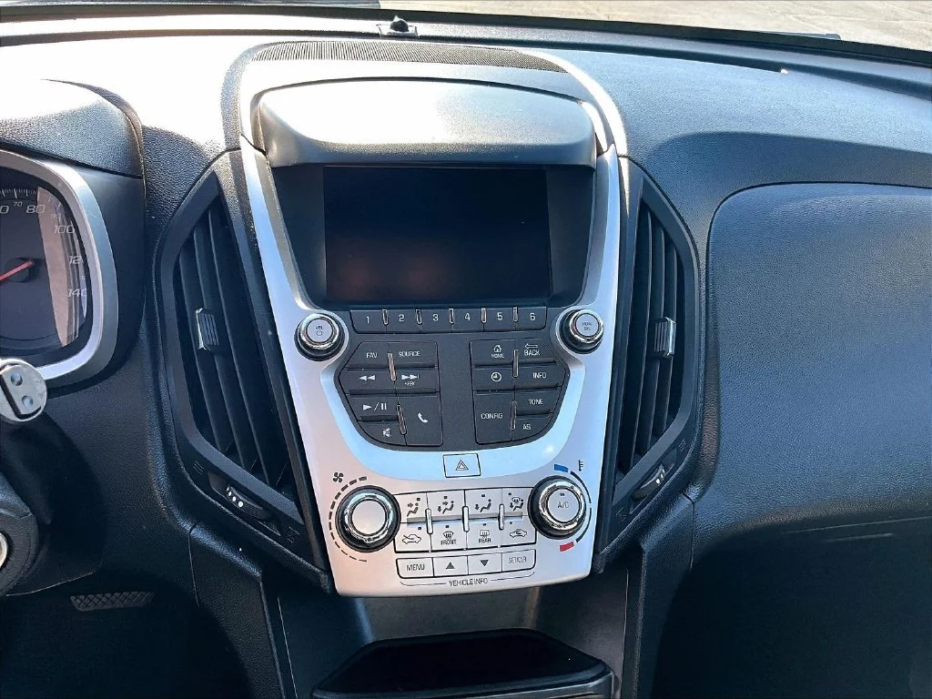 Used 2016 White Chevrolet LT image 29