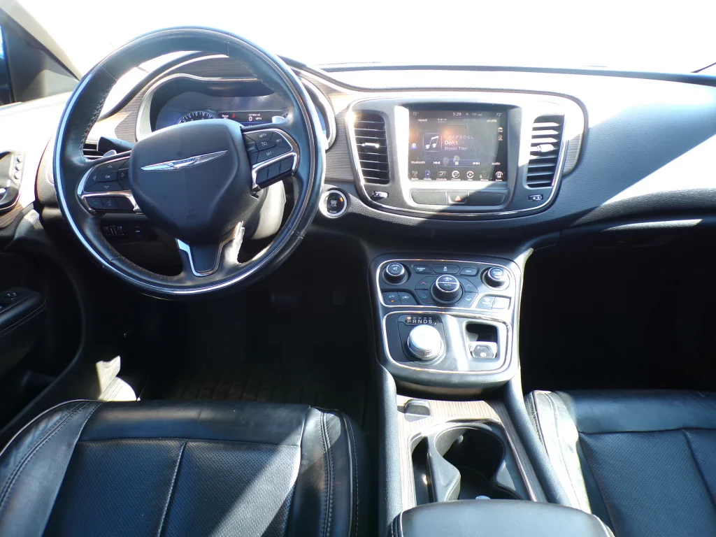 Used 2015 Granite Crystal Metallic Clearcoat Chrysler C image 14