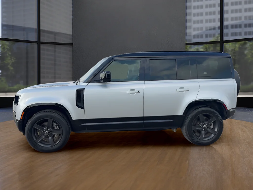 Used 2022 Silver Land Rover X-Dynamic SE image 8