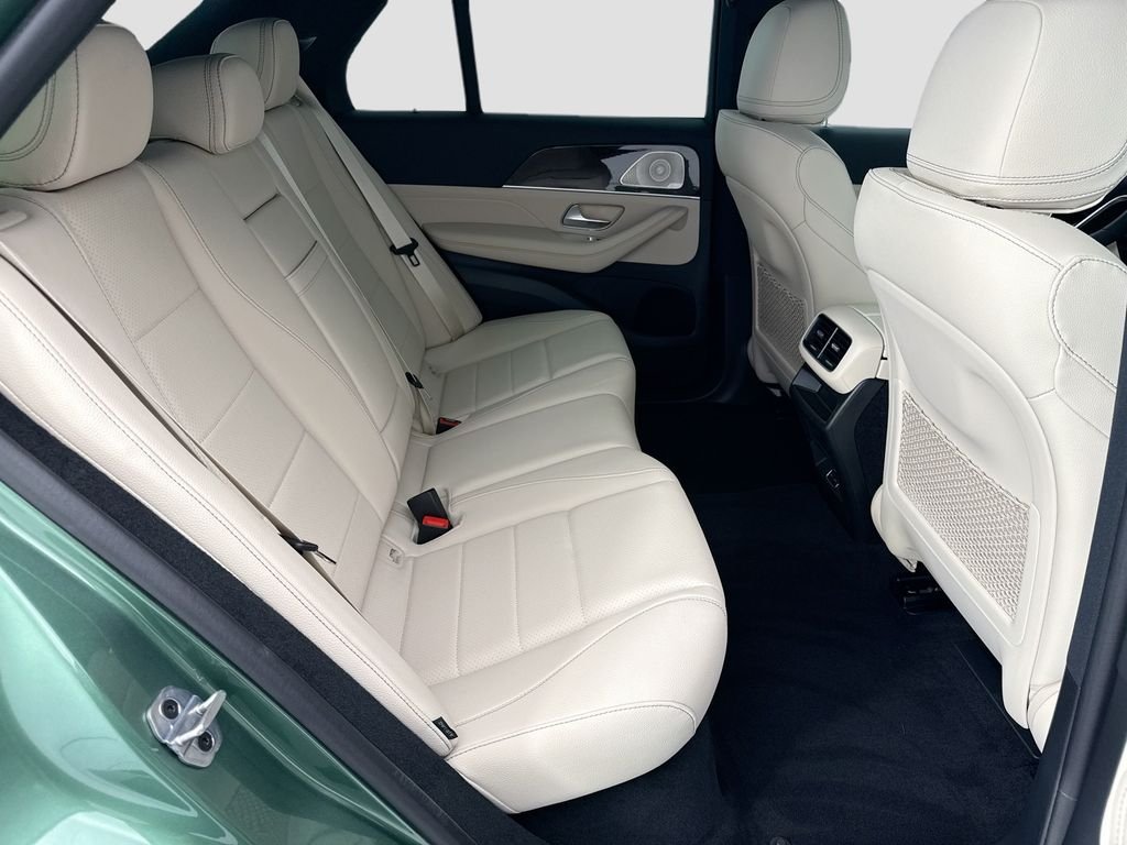 New 2026 MANUFAKTUR Ireland Mid Green Metallic Mercedes-Benz GLE 350 image 21