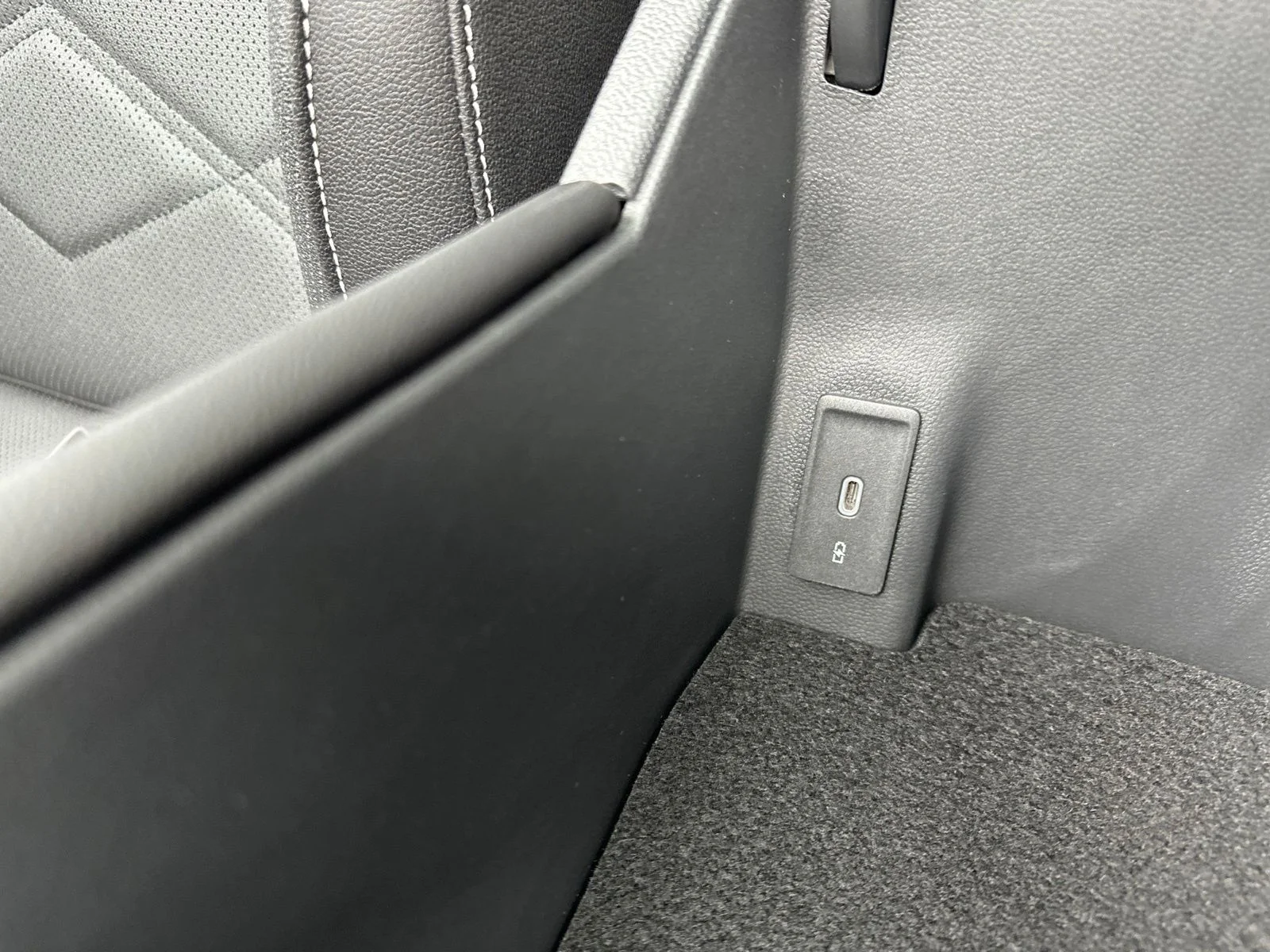 New 2026 Black Volkswagen 2.0T SE w/Technology image 63