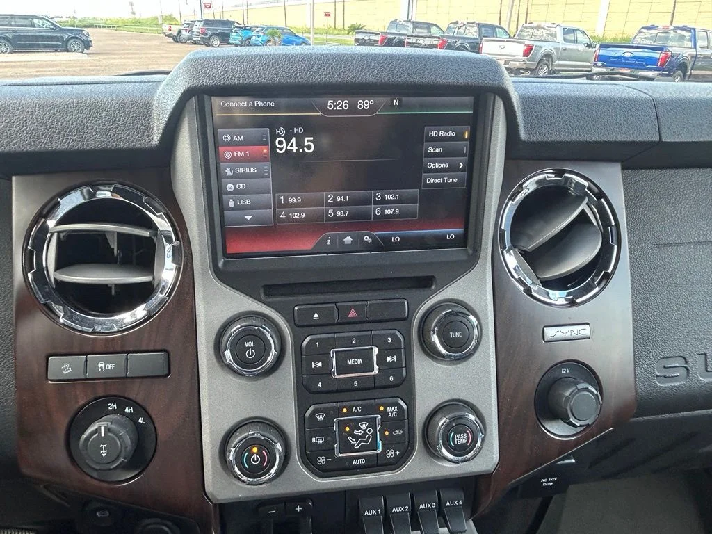 Used 2016  Ford Lariat image 14