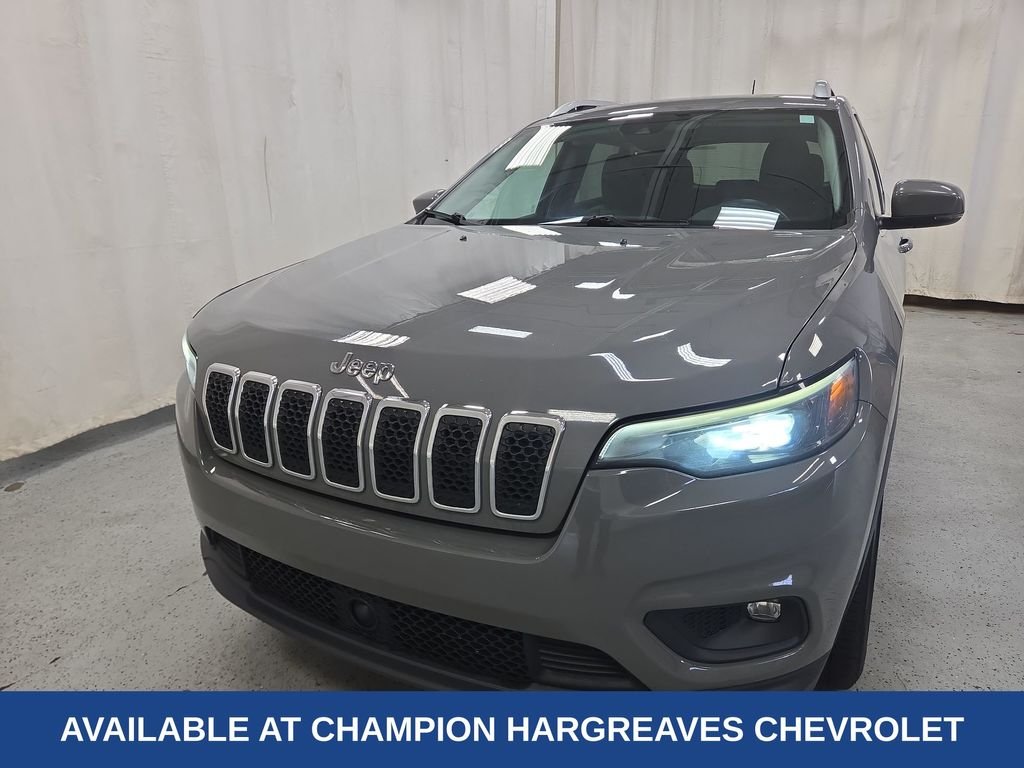 Used 2021 Gray Clearcoat Jeep Latitude Lux image 39