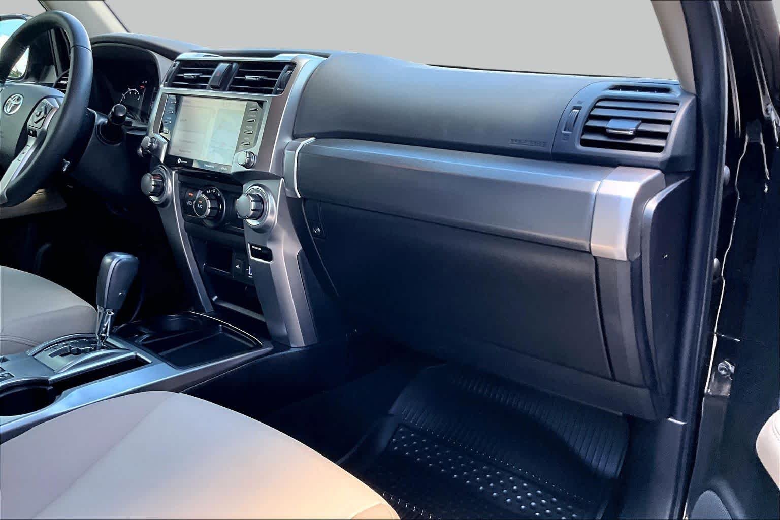 Used 2022 Midnight Black Metallic Toyota SR5 Premium image 19