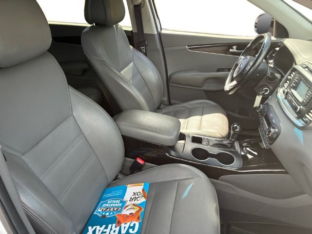Used 2016 White Kia EX image 31