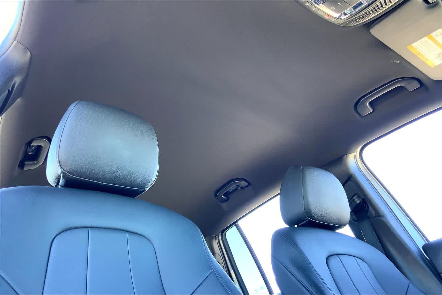 Used 2023 Mountain Grey Metallic Mercedes-Benz GLB 250 image 14