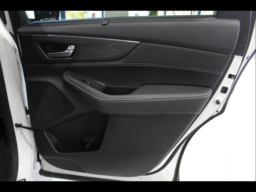 Used 2023 Platinum White Pearl Acura SH-AWD w/Advance image 25