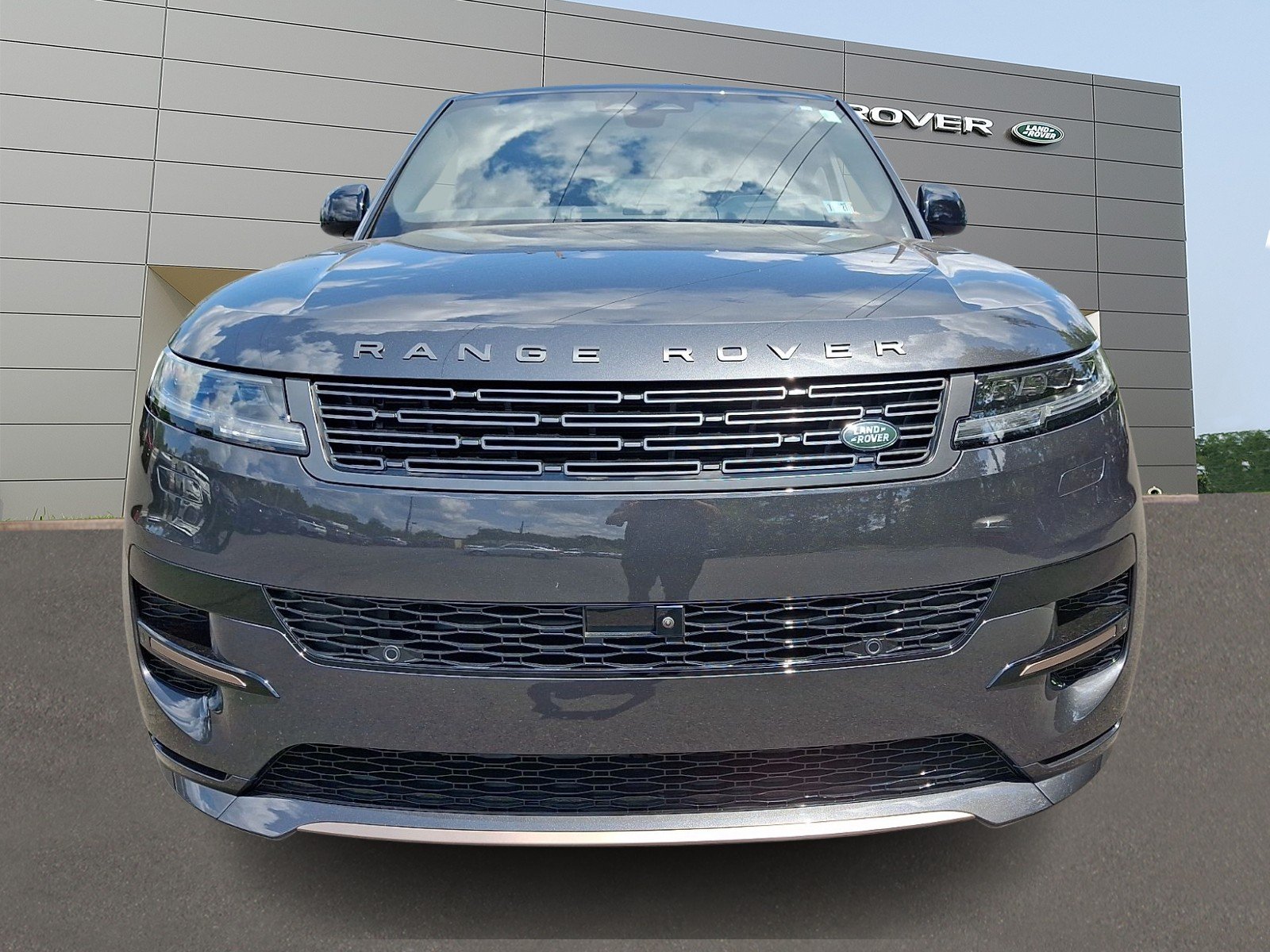 New 2026 Carpathian Grey Land Rover P400 Dynamic SE image 7