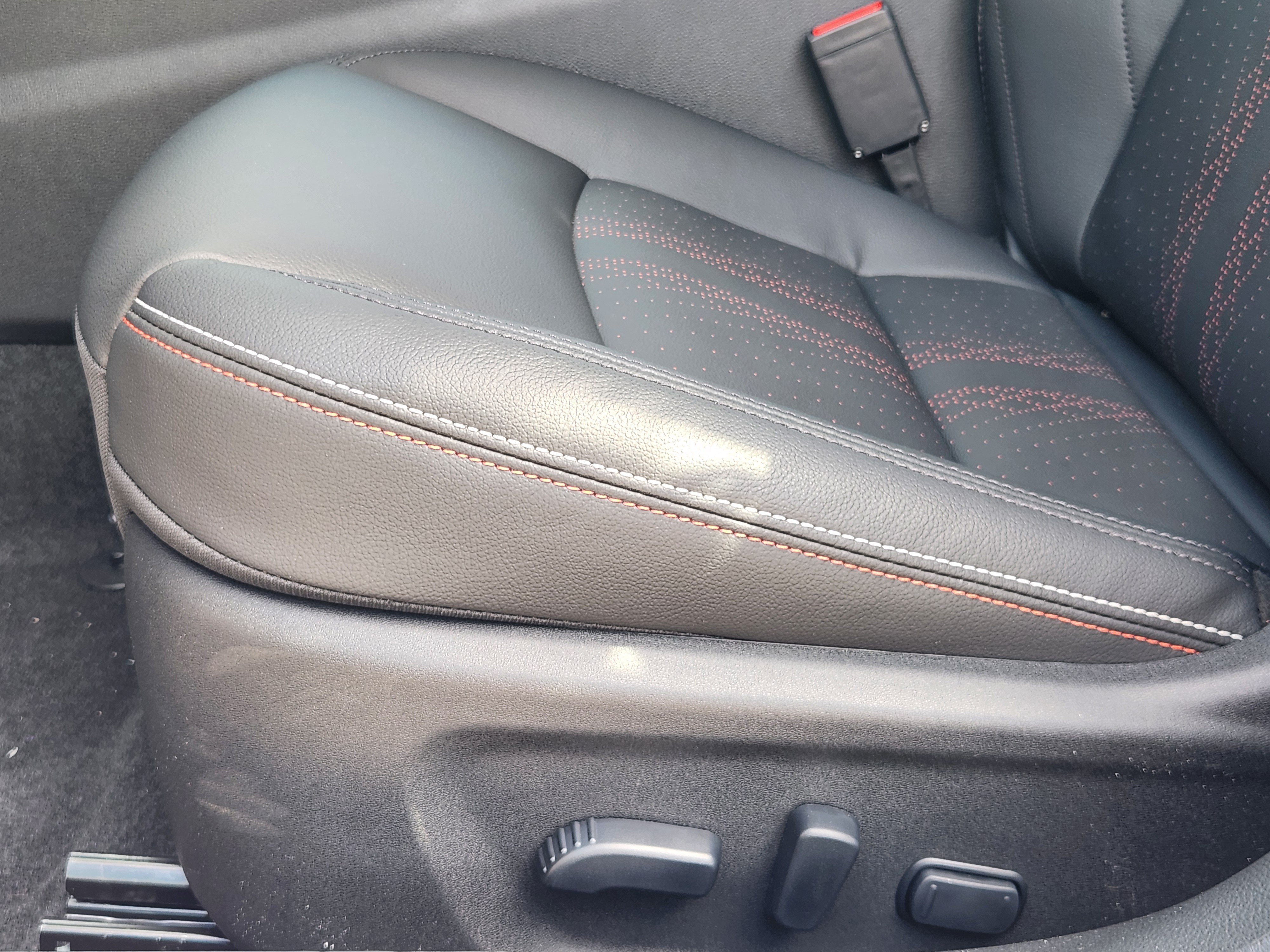 New 2026 Gray Sky Pearl / Super Black Two-tone Nissan SR image 24