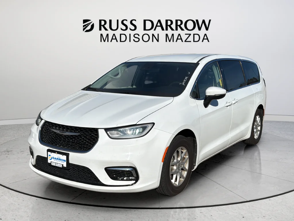 Used 2023 White Chrysler Touring L image 1