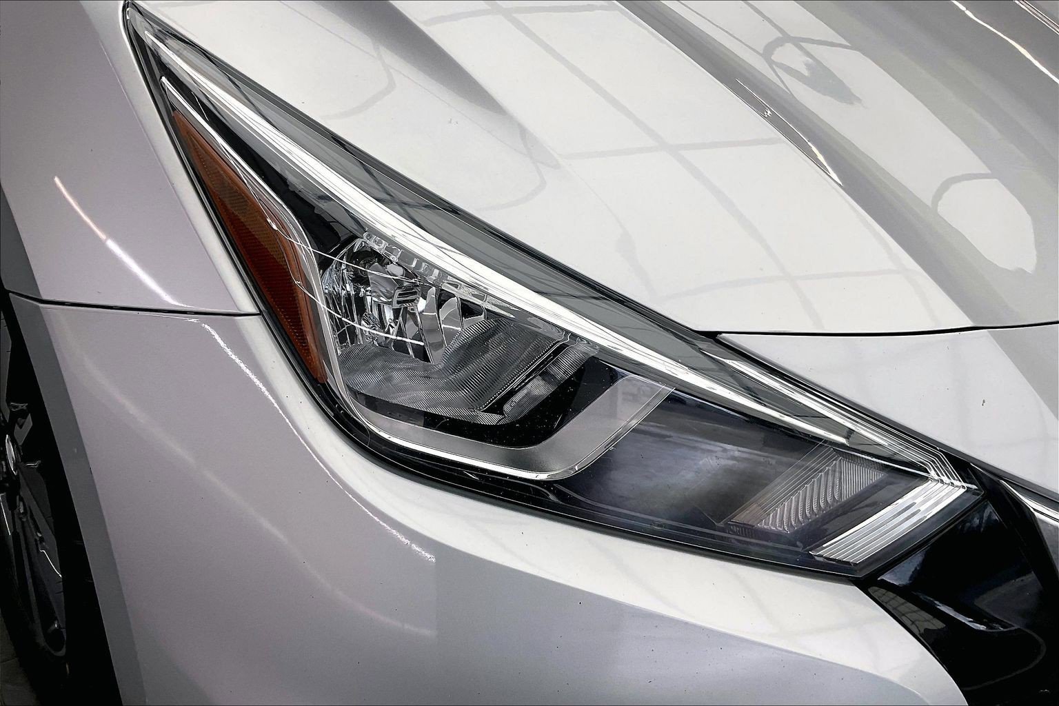 Used 2021 Brilliant Silver Metallic Nissan 1.6 SV image 28