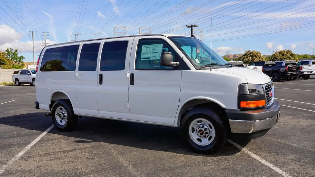 Used 2025 Summit White GMC LT image 8