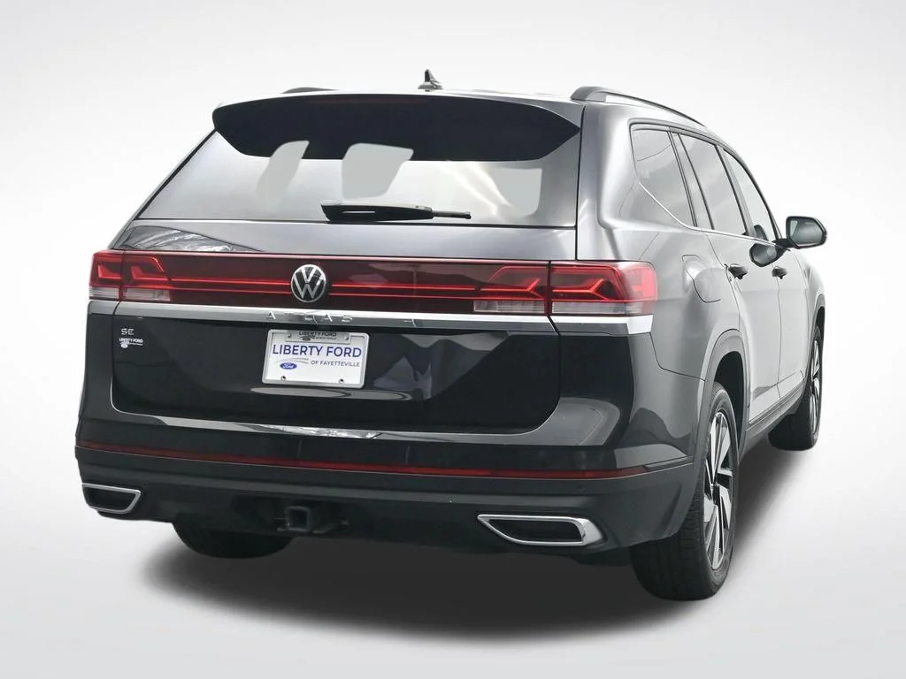 Certified Used 2024 Deep Black Pearl Effect Volkswagen 2.0T SE w/Technology image 7