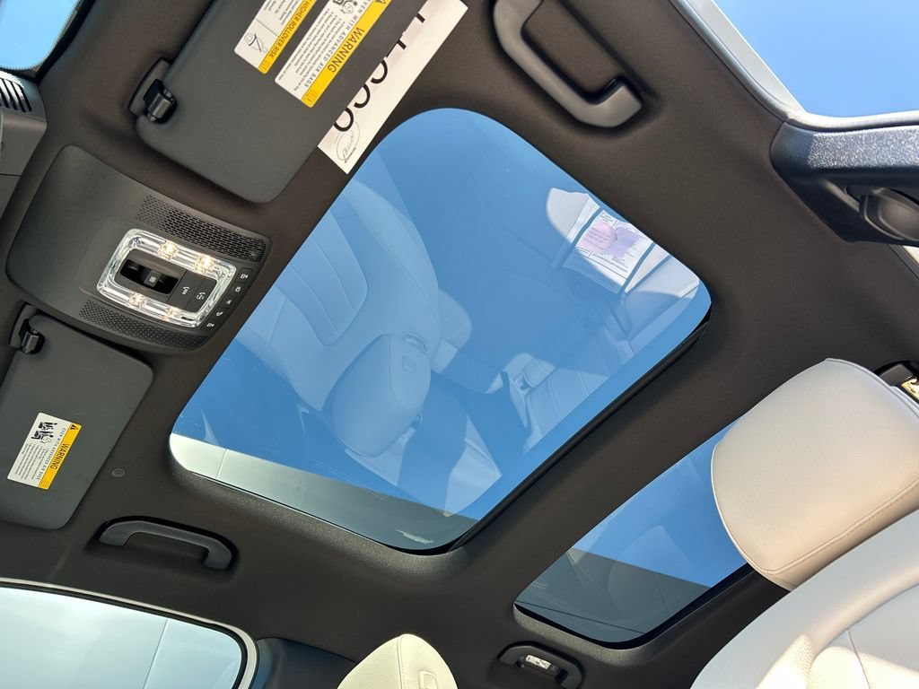 New 2026 Polar White Mercedes-Benz GLB 250 image 60
