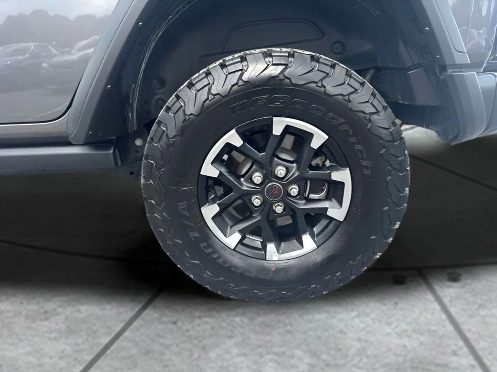 Used 2025 Gray Jeep Rubicon image 23