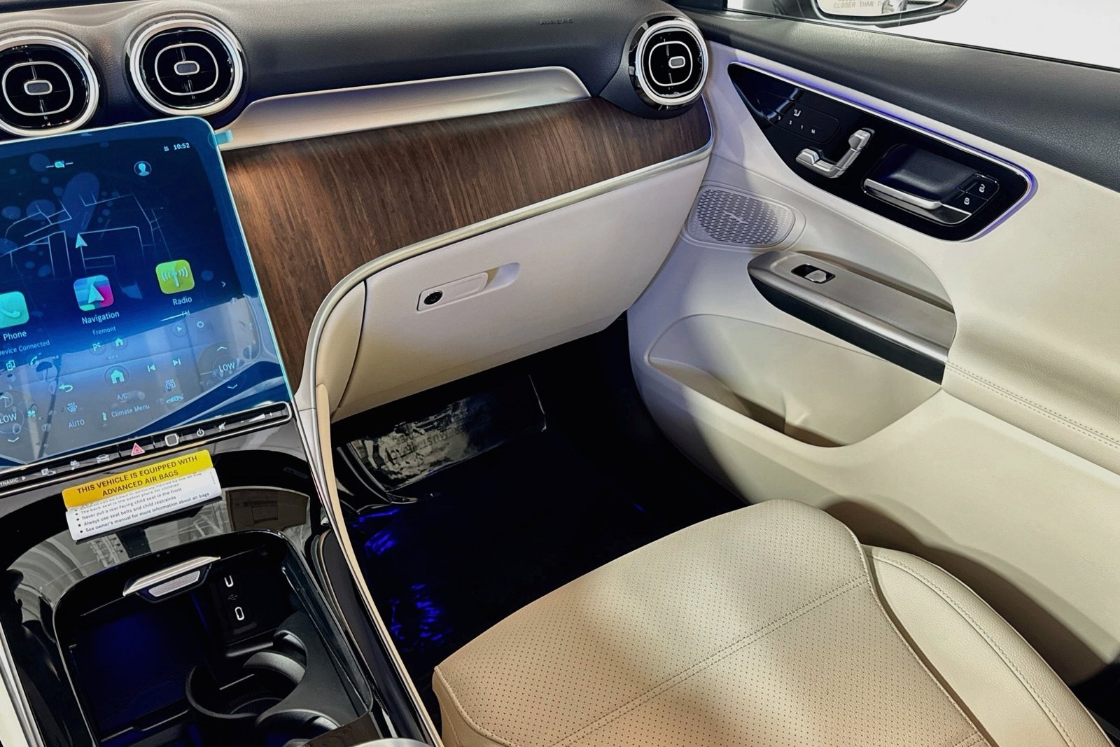 New 2027 Polar White Mercedes-Benz GLC 350e image 21