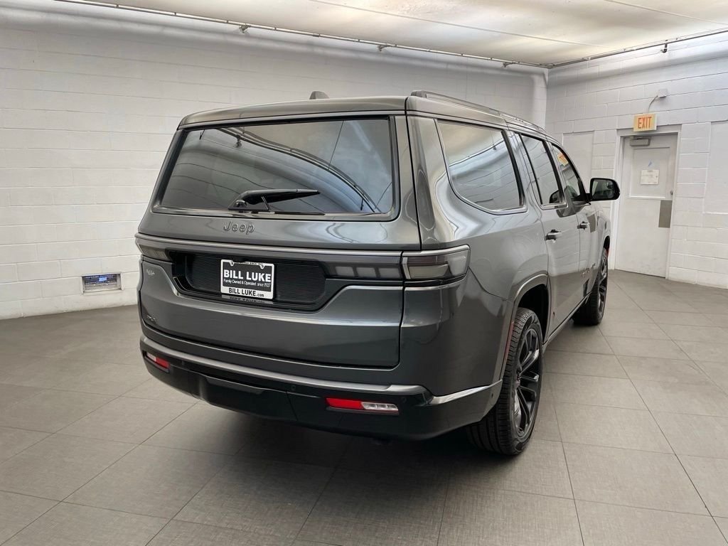 New 2026 Baltic-Gray Metallic Clear-Coat Exterior Paint Jeep Summit Reserve image 4