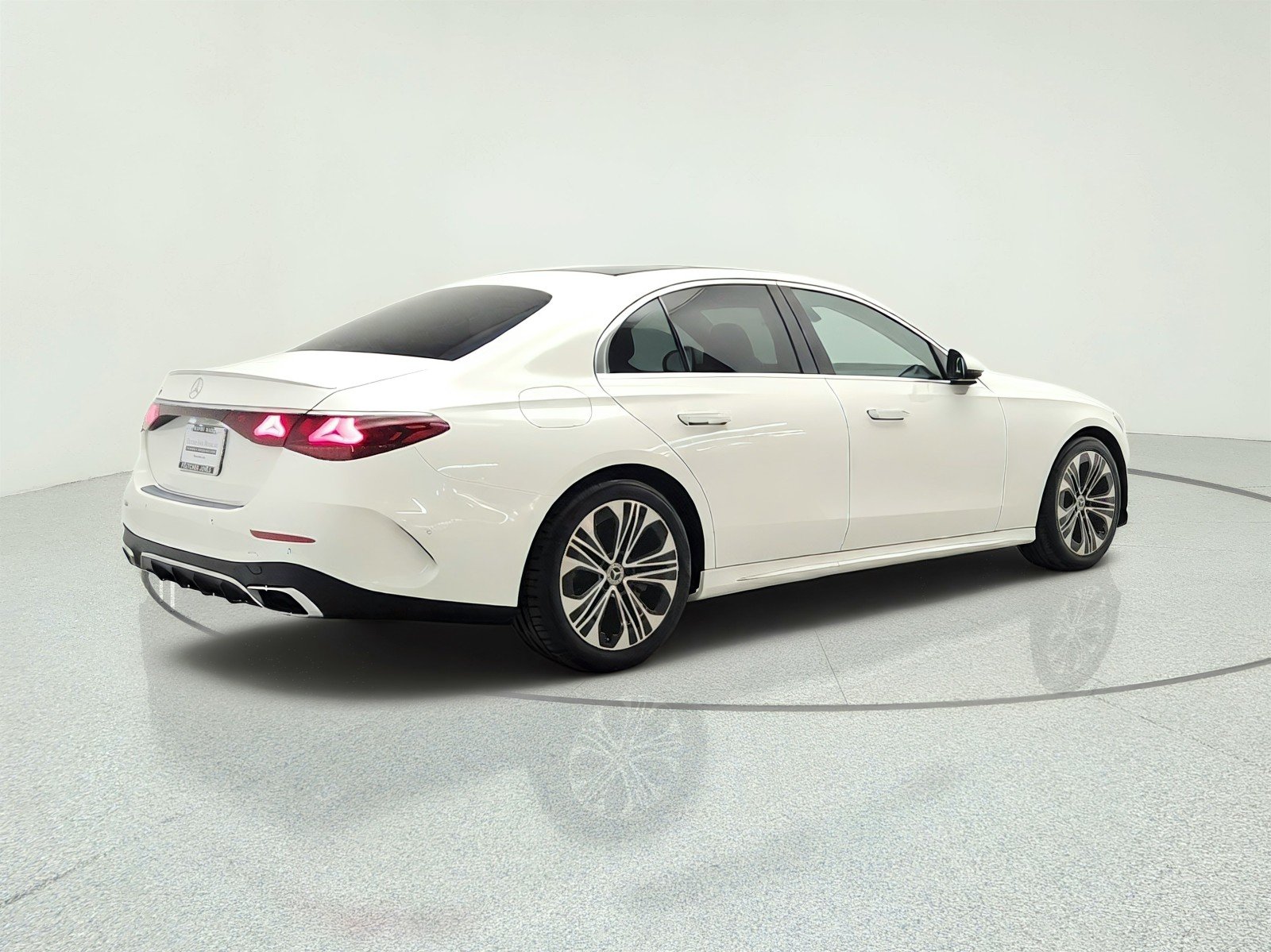 Used 2025 Polar White Mercedes-Benz E 350 RWD Sedan image 5