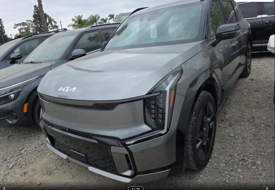 Used 2025 Pebble Gray Kia GT-Line image 1