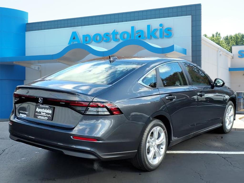 2025 Honda Accord LX photo 3