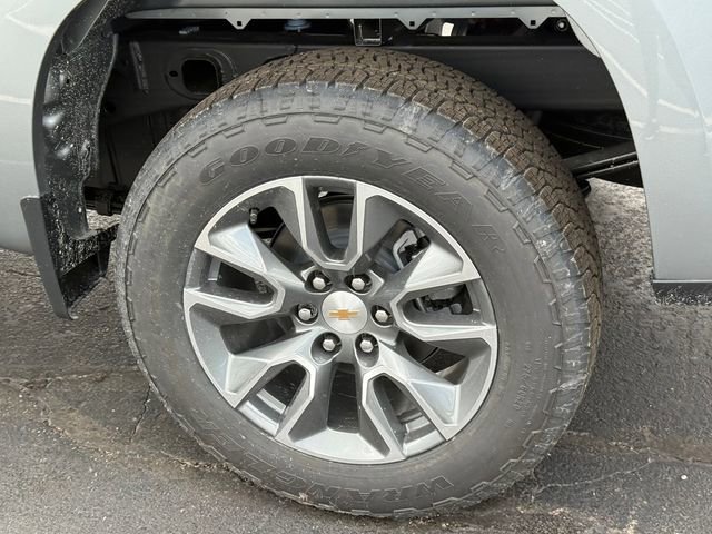 New 2026 Sterling Gray Metallic Chevrolet LT (2FL) image 7