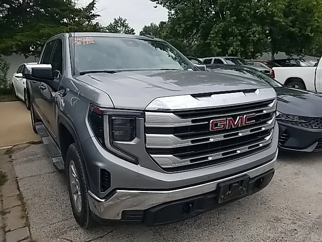 Used 2024 Silver GMC SLE image 4