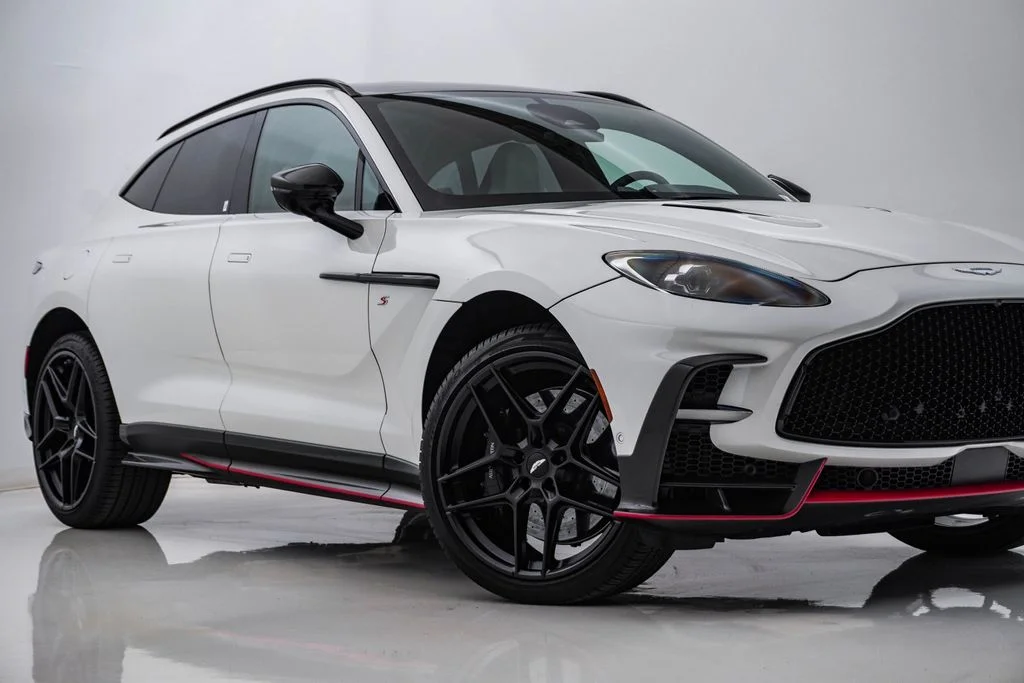 Used 2026 Q Neutron White Aston Martin S image 2