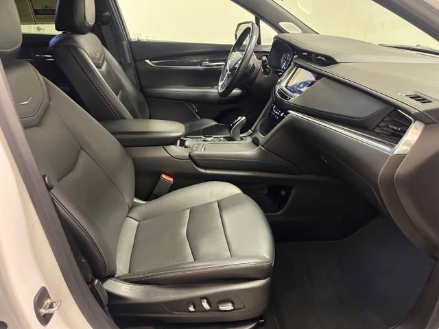 Used 2022 Crystal White Tricoat Cadillac Premium Luxury image 18