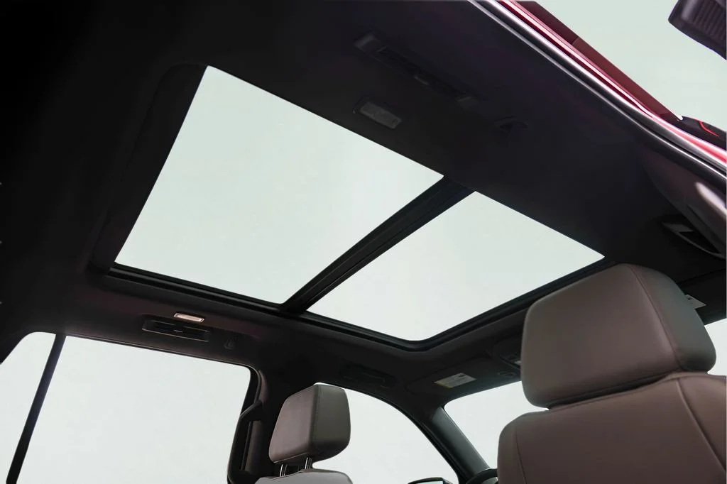 Used 2023 Red Chevrolet Z71 image 37