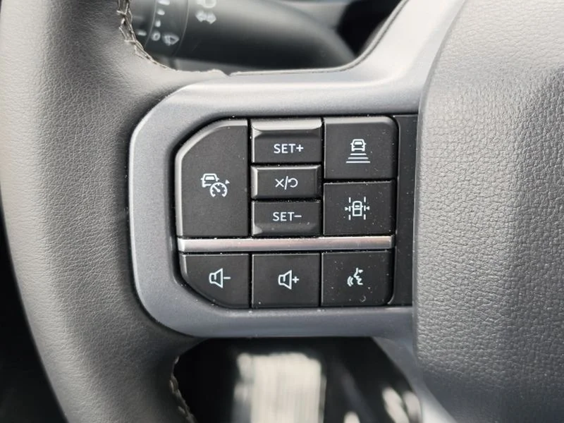 Used 2025 Space White Metallic Ford XLT image 15