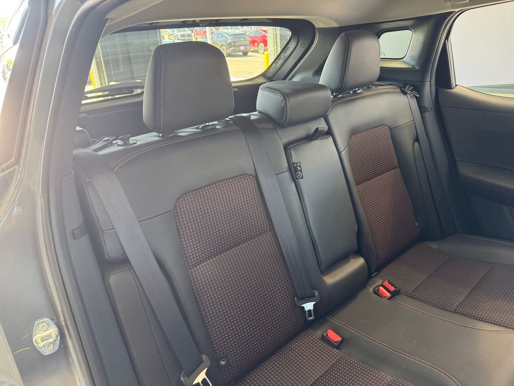 Used 2025 Gray Nissan SR image 17
