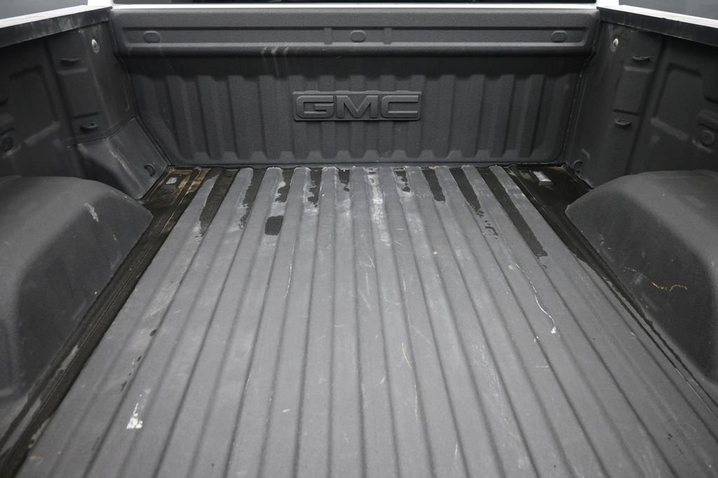 Used 2023 White GMC SLT image 11
