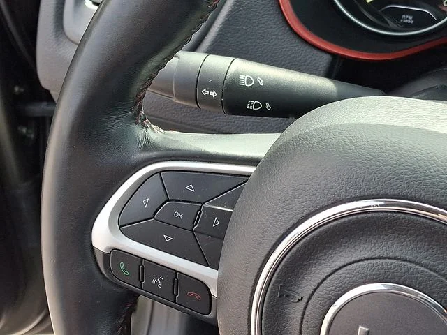 Used 2018 Green Jeep Trailhawk image 21