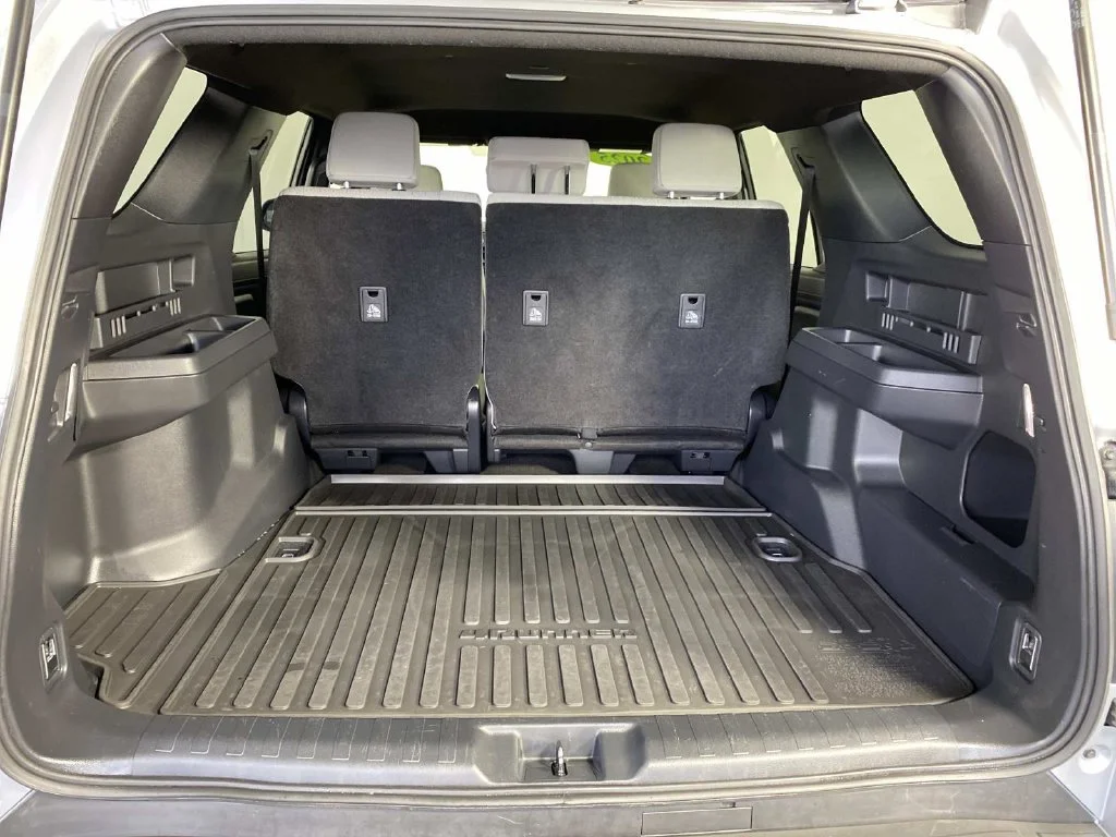 Used 2025 Cutting Edge Toyota SR5 image 8