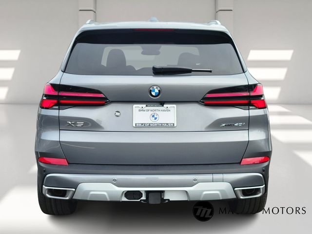 Used 2026 Gray BMW xDrive40i image 4