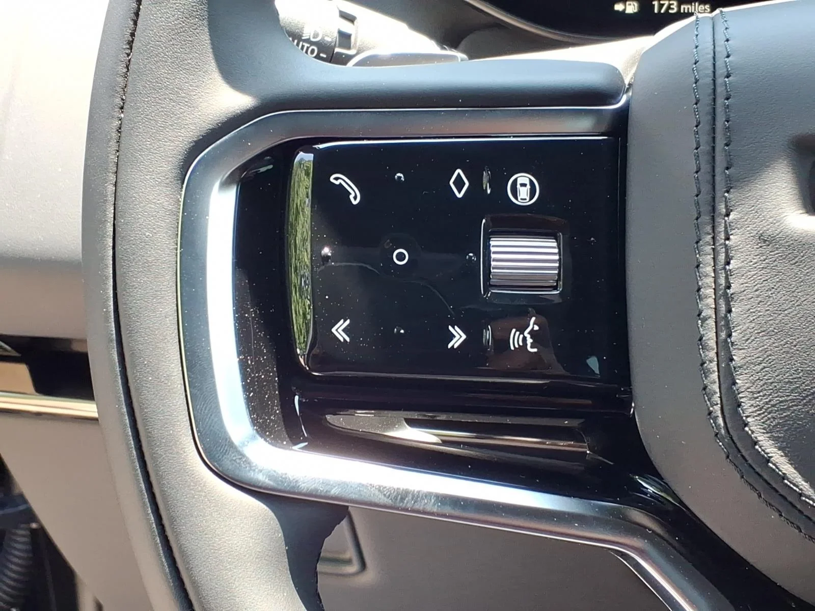 New 2026 Santorini Black Land Rover SE image 16