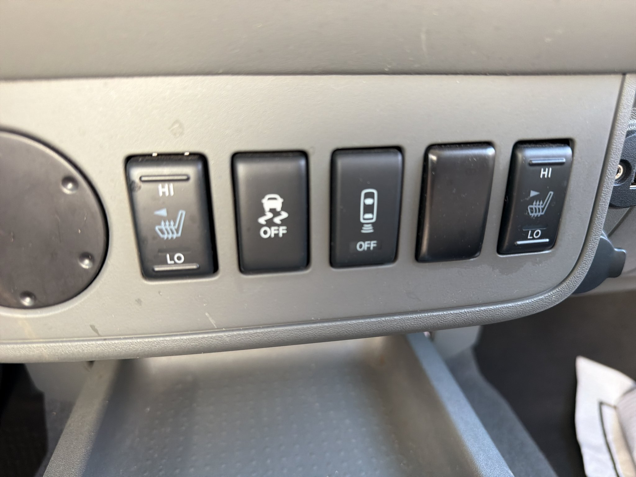 Used 2019 Cayenne Red Metallic Nissan SV image 10