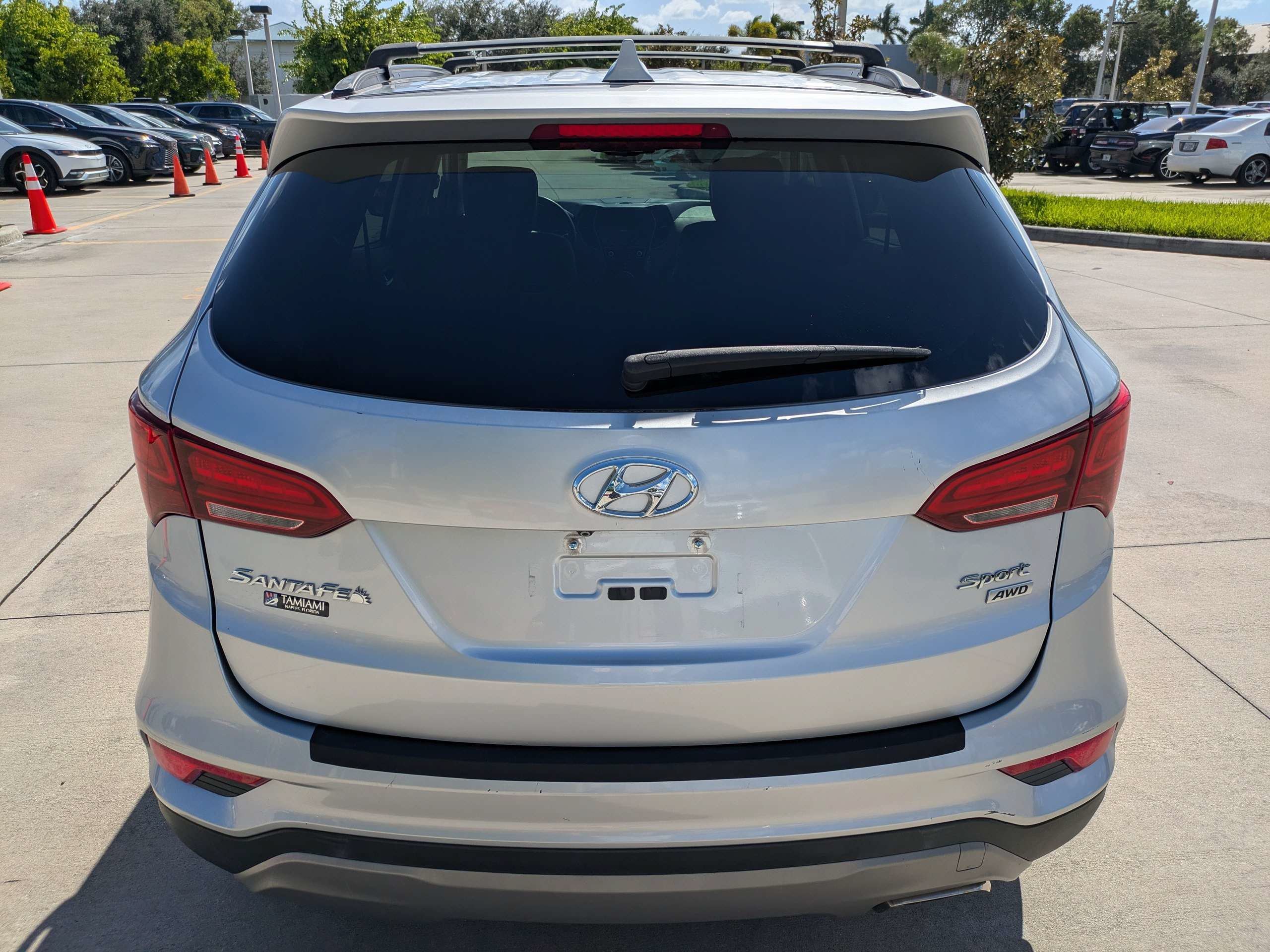Used 2017 Sparkling Silver Hyundai 2.4L image 3