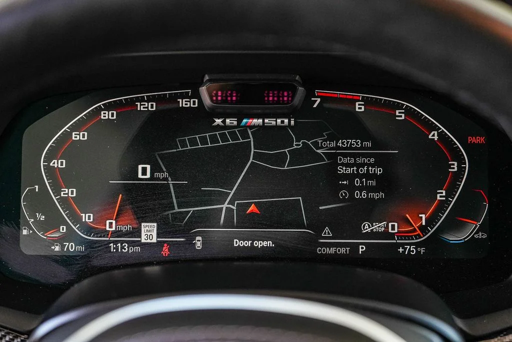 Used 2022 White BMW M50i image 22