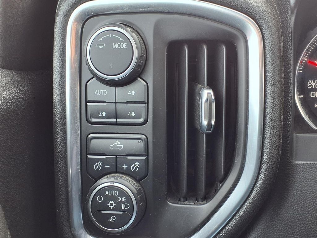 Used 2021 Black Chevrolet LT image 27