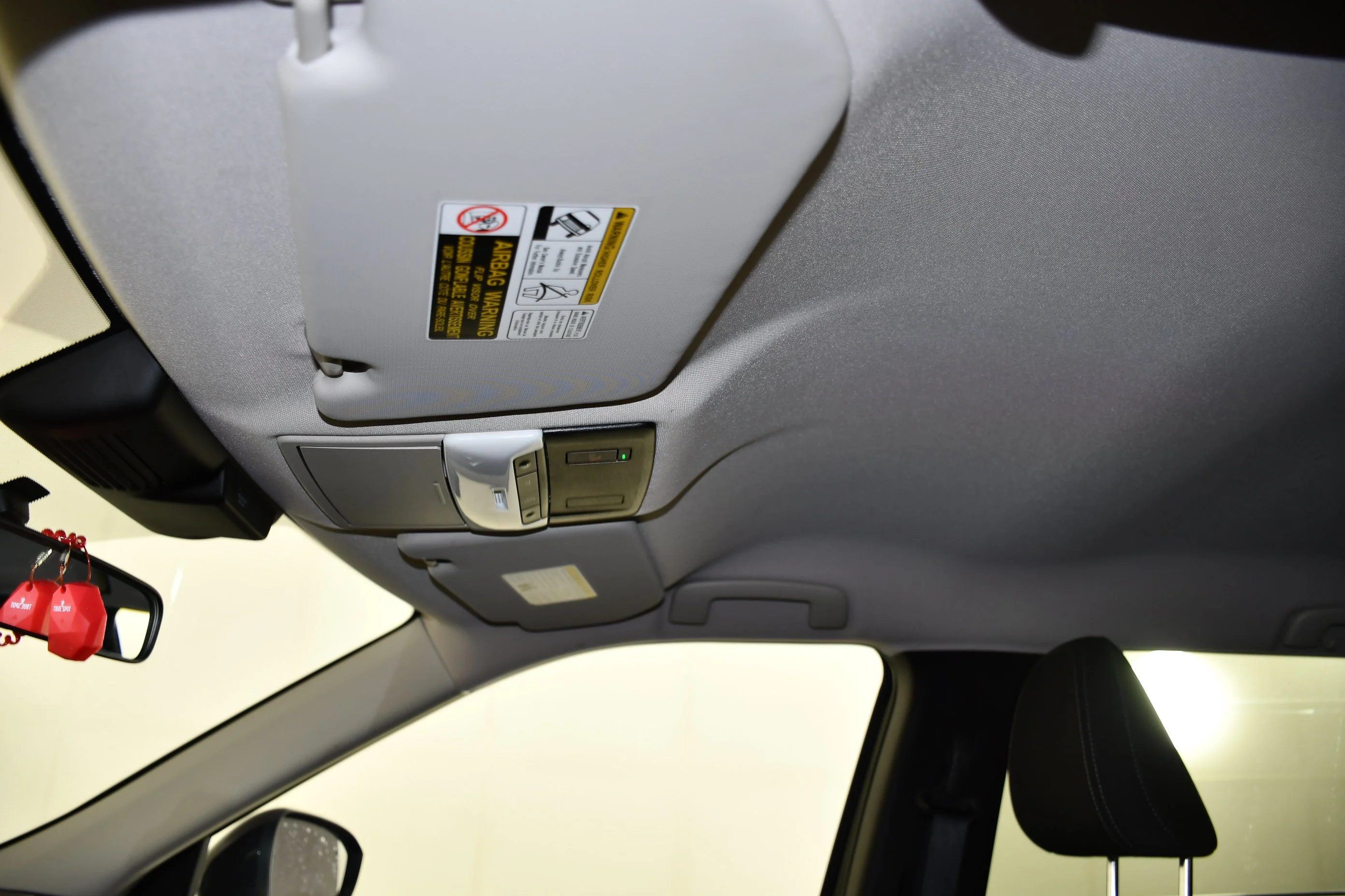 Certified Used 2025 Labrador Black Pearl Mitsubishi ES image 37