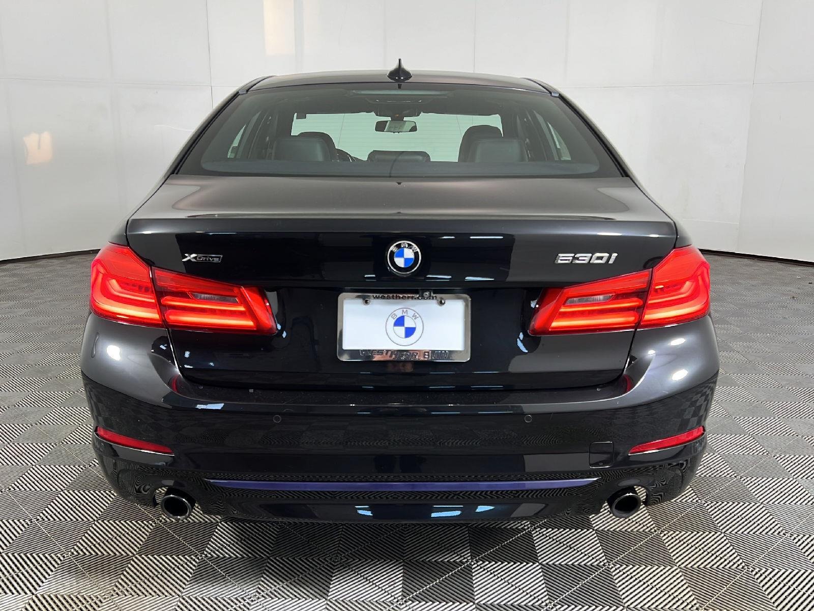 Used 2018 Black Sapphire Metallic BMW 530i xDrive image 5