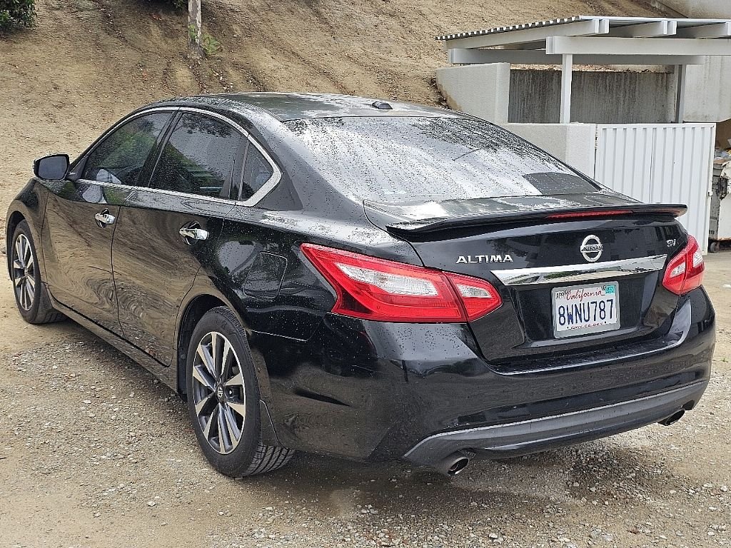 Used 2016 Black Nissan 2.5 SV image 12
