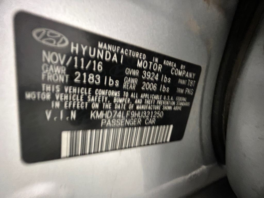 Used 2017 Silver Hyundai SE image 20