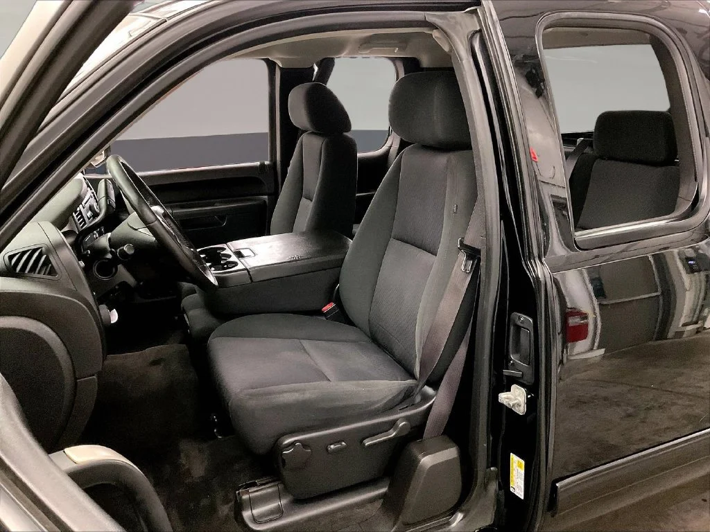 Used 2013 Black GMC SLE image 30