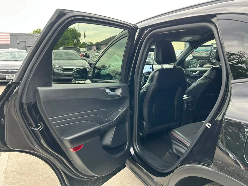 Used 2025 Black Ford ST-Line Sport Utility 4D image 33