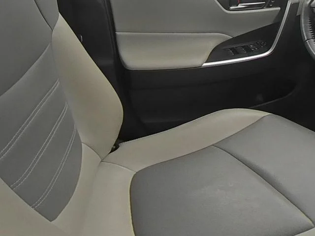 Used 2021 Silver Toyota XLE Premium image 37