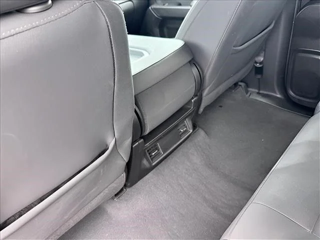 Used 2022 White Chevrolet Custom image 12